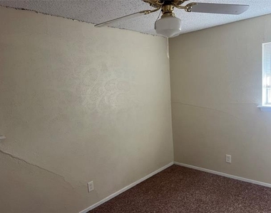 316 E White Street - Photo Thumbnail 3