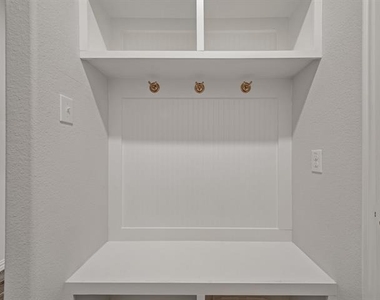 1144 Western Yarrow Avenue - Photo Thumbnail 17