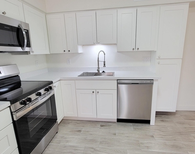 6203 E Glencove Street - Photo Thumbnail 8