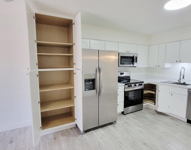 6203 E Glencove Street - Photo Thumbnail 6