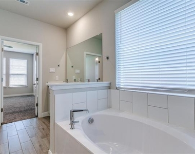 11536 Wolfhound Drive - Photo Thumbnail 17