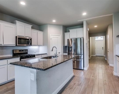 11536 Wolfhound Drive - Photo Thumbnail 5