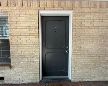 5818 E University Boulevard - Photo Thumbnail 2