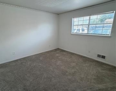 5818 E University Boulevard - Photo Thumbnail 13