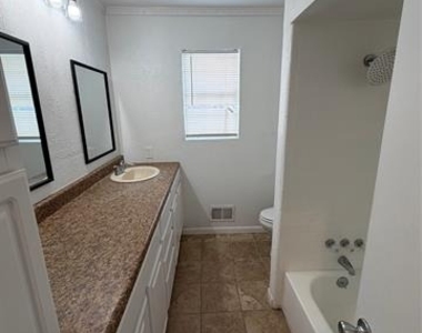 5818 E University Boulevard - Photo Thumbnail 12