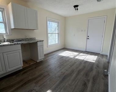 214 E Acheson Street - Photo Thumbnail 15