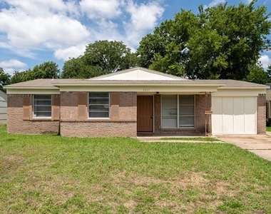 3057 Dogwood Drive - Photo Thumbnail 1