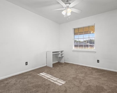 130 Blue Sky Drive - Photo Thumbnail 17