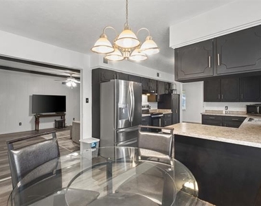 130 Blue Sky Drive - Photo Thumbnail 9