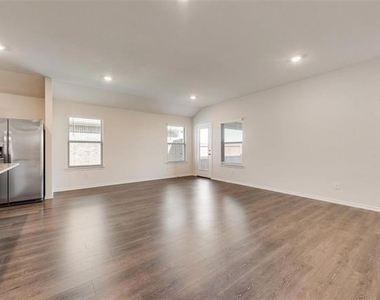 4016 Huntington Drive - Photo Thumbnail 14