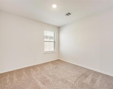 4016 Huntington Drive - Photo Thumbnail 17