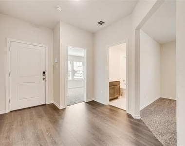4016 Huntington Drive - Photo Thumbnail 10