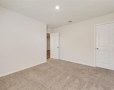 4016 Huntington Drive - Photo Thumbnail 25