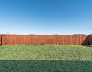 4016 Huntington Drive - Photo Thumbnail 29