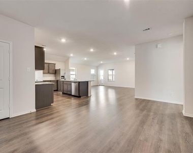 4016 Huntington Drive - Photo Thumbnail 13