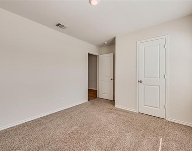 4016 Huntington Drive - Photo Thumbnail 20