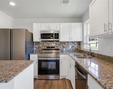 1739 Mcbroom Street - Photo Thumbnail 9