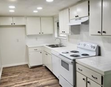 3023 Topaz Lane - Photo Thumbnail 7