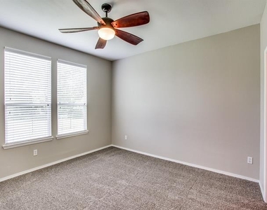101 Tanglewood Drive - Photo Thumbnail 6