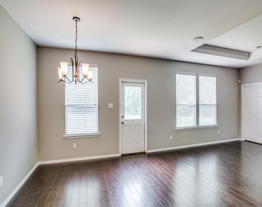 101 Tanglewood Drive - Photo Thumbnail 5