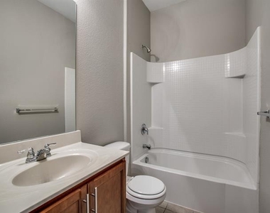 101 Tanglewood Drive - Photo Thumbnail 10