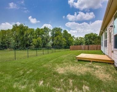 101 Tanglewood Drive - Photo Thumbnail 11