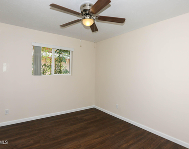 6226 S Hazelton Lane - Photo Thumbnail 16