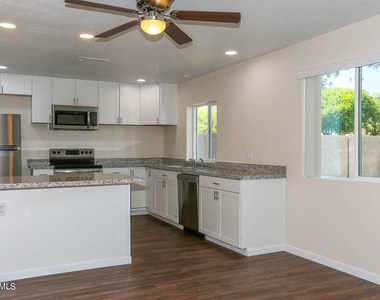 6226 S Hazelton Lane - Photo Thumbnail 3