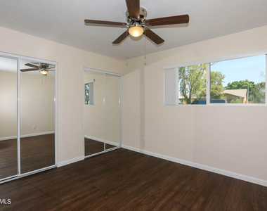 6226 S Hazelton Lane - Photo Thumbnail 15