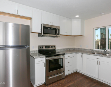 6226 S Hazelton Lane - Photo Thumbnail 5