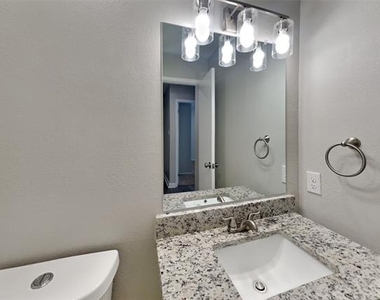 4208 Staghorn Circle N - Photo Thumbnail 14