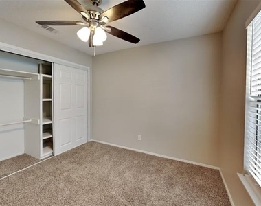 4208 Staghorn Circle N - Photo Thumbnail 13