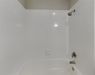 4208 Staghorn Circle N - Photo Thumbnail 15