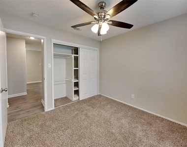 4208 Staghorn Circle N - Photo Thumbnail 11