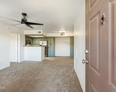 3601 W Tierra Buena Lane - Photo Thumbnail 4
