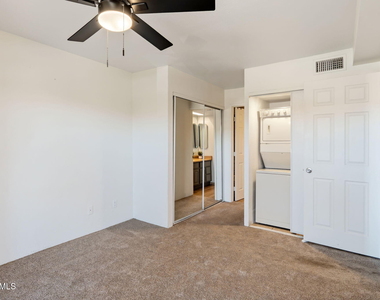 3601 W Tierra Buena Lane - Photo Thumbnail 12