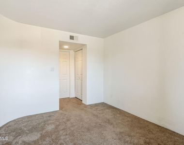 3601 W Tierra Buena Lane - Photo Thumbnail 19