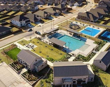 3916 Nasworthy Drive - Photo Thumbnail 28
