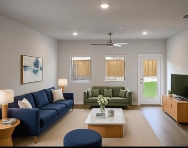 3916 Nasworthy Drive - Photo Thumbnail 5