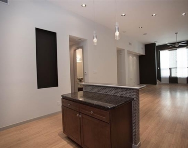 706 Colten James Lane - Photo Thumbnail 10