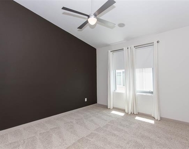 706 Colten James Lane - Photo Thumbnail 14