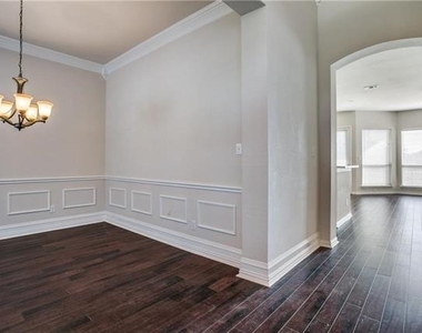 4193 Victory Drive - Photo Thumbnail 5