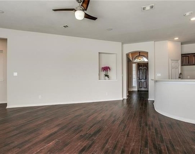 4193 Victory Drive - Photo Thumbnail 6
