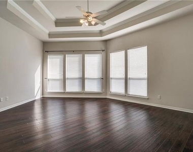 4193 Victory Drive - Photo Thumbnail 14