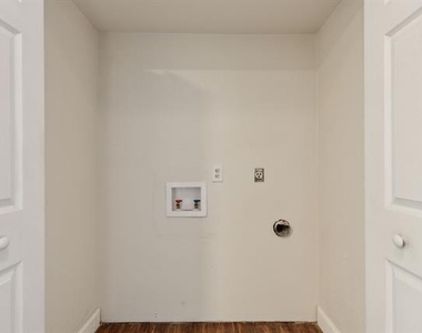 5750 Phoenix Drive - Photo Thumbnail 5