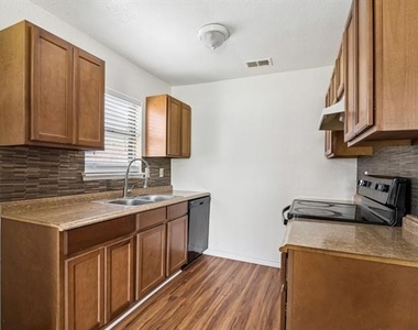 6221 Pine Street - Photo Thumbnail 3