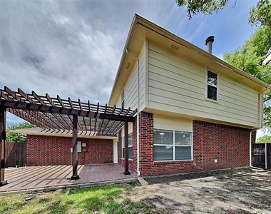 600 Blue Leaf Drive - Photo Thumbnail 19