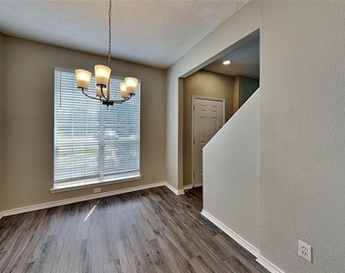 600 Blue Leaf Drive - Photo Thumbnail 7