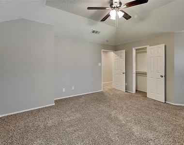 600 Blue Leaf Drive - Photo Thumbnail 9