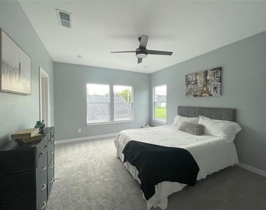 1317 Hemphill Street - Photo Thumbnail 10